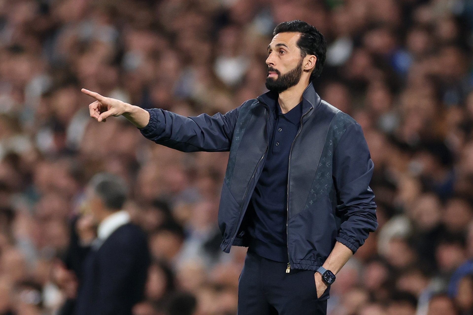 Real Madrid se confruntă cu tensiuni interne, după ce antrenorul Alvaro Arbeloa s-a certat cu fundașul Raul Asencio, conform unor informații apărute recent