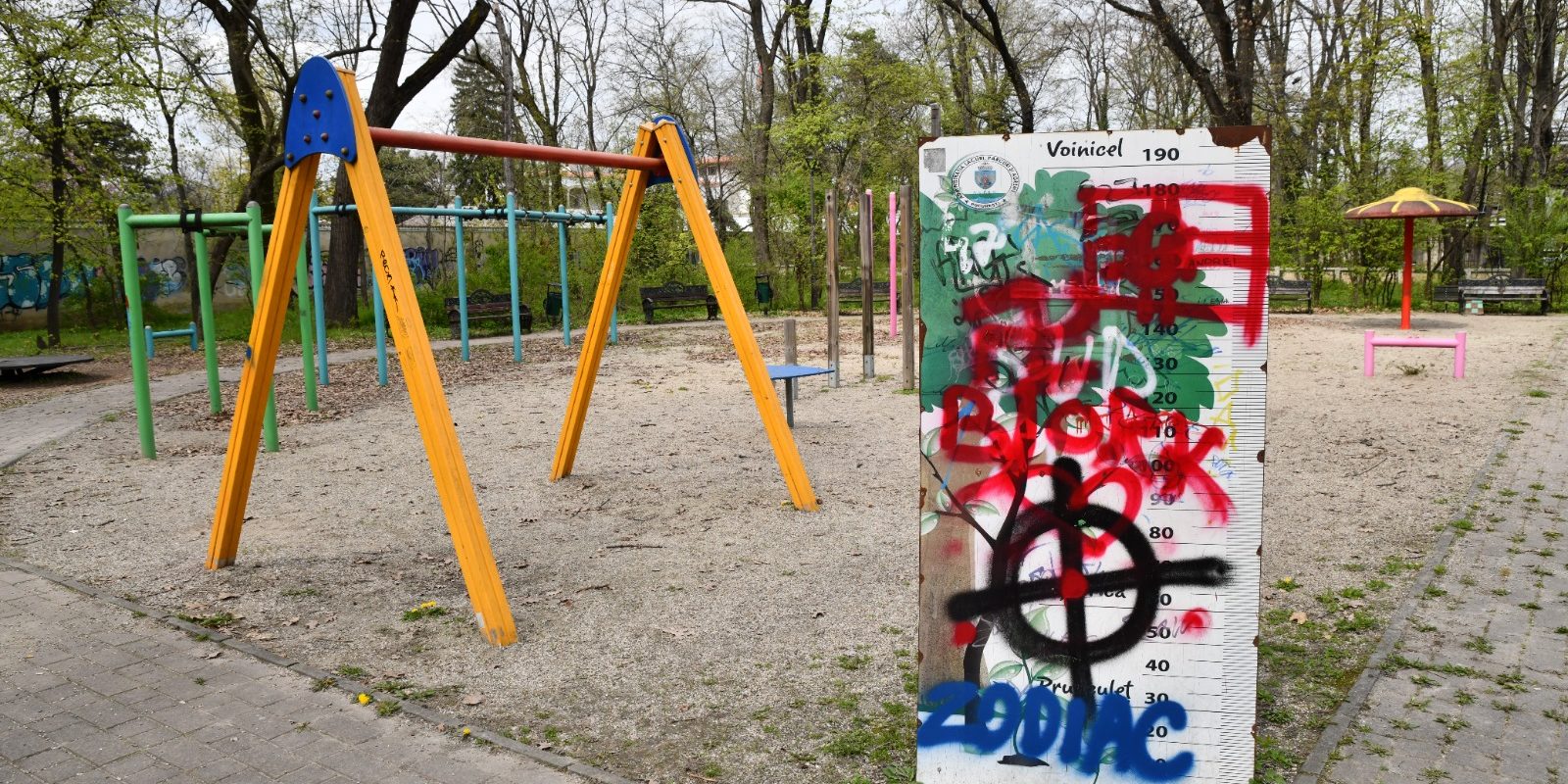 Herăstrău, refăcut: Ciucu, furios pe „cașcarabete” și mobilier urban