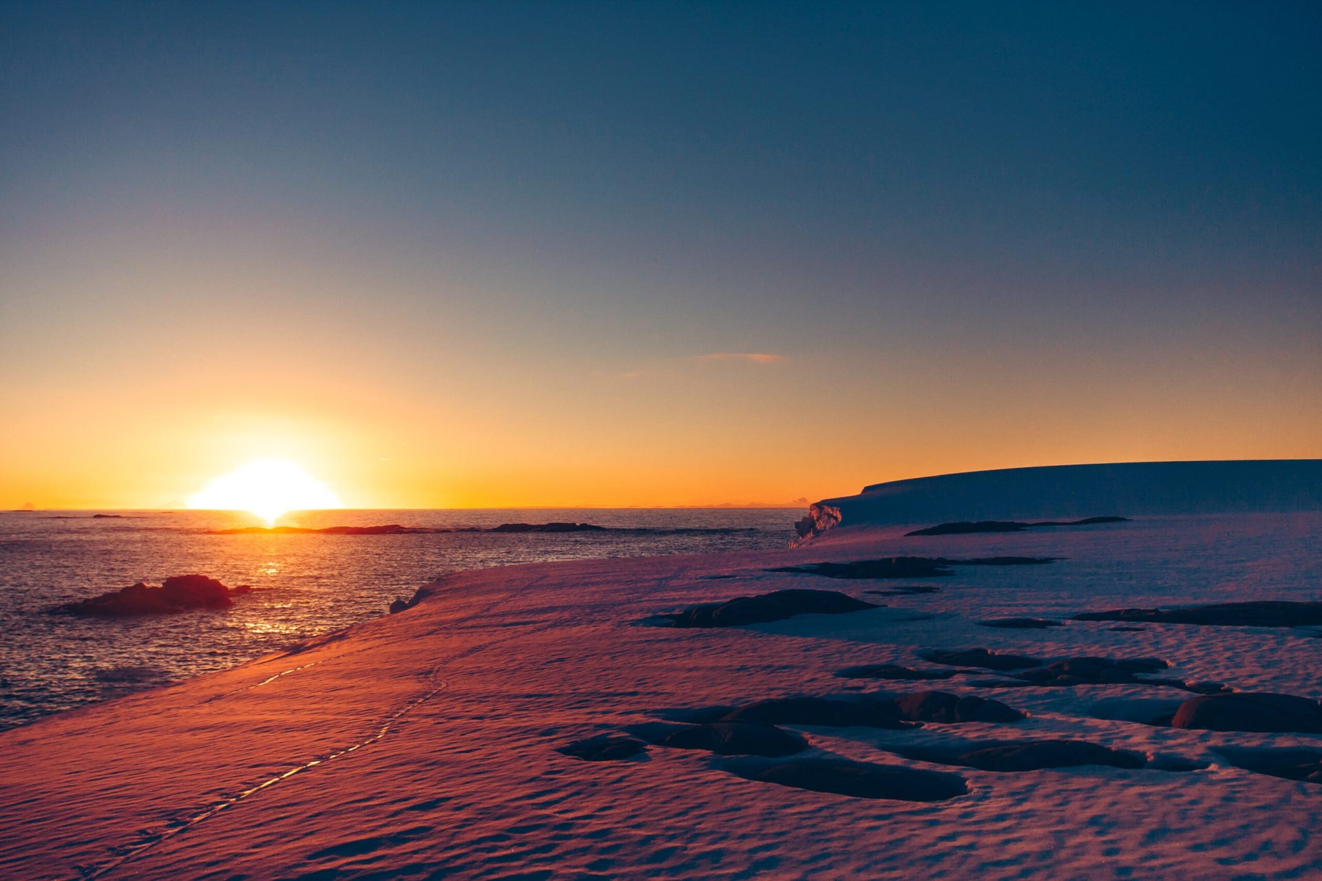 AUR, argint, cupru și fier ar putea fi exploatate în ANTARCTICA, pe măsură ce gheața se topește, dezvăluie un nou studiu