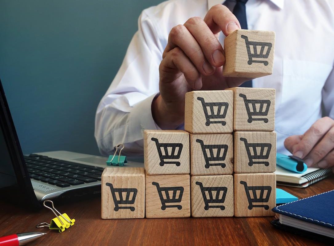 Scădere ACCENTUATĂ la vânzările cu amănuntul în România: -7,6% în primele două luni