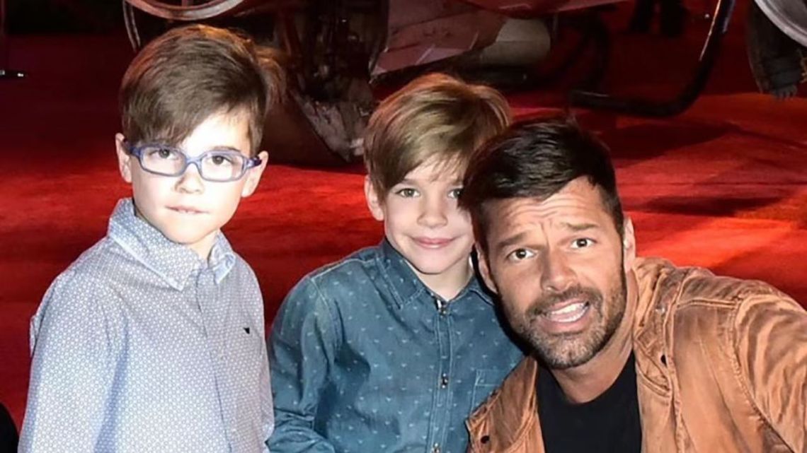 Cum arată azi Matteo și Valentino, fii lui Ricky Martin, pe scenă în Argentina
