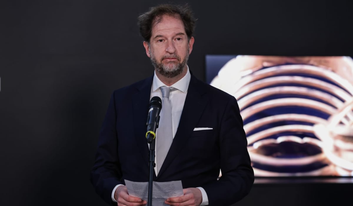 Directorul muzeului Drents, VAN Langh, despre coiful dacic și brățările de AUR, ajunse în România