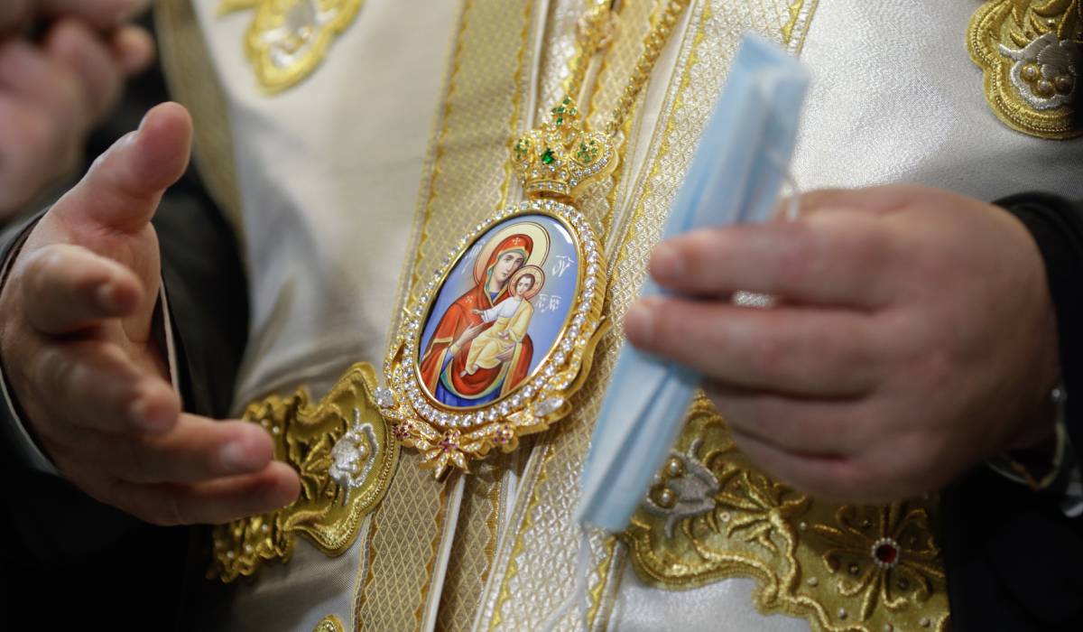 Rugăciunea în Vinerea Mare: O Călătorie Spre Interior Vinerea Mare, ziua de doliu și reculegere, este momentul în care credincioșii din întreaga țară își îndreaptă gândurile spre rugăciune