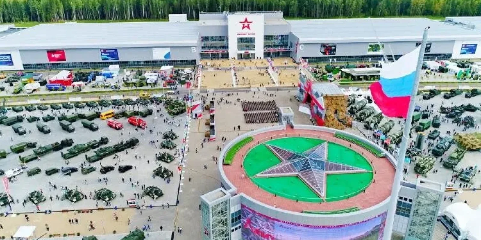 Cea mai GRAVĂ condamnare în „Disneyland-ul militar” al lui Putin