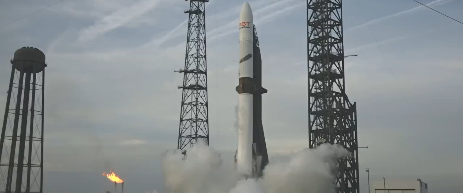 Blue Origin învinge SpaceX: Motorul New Glenn aterizează, cursa spațială se intensifică