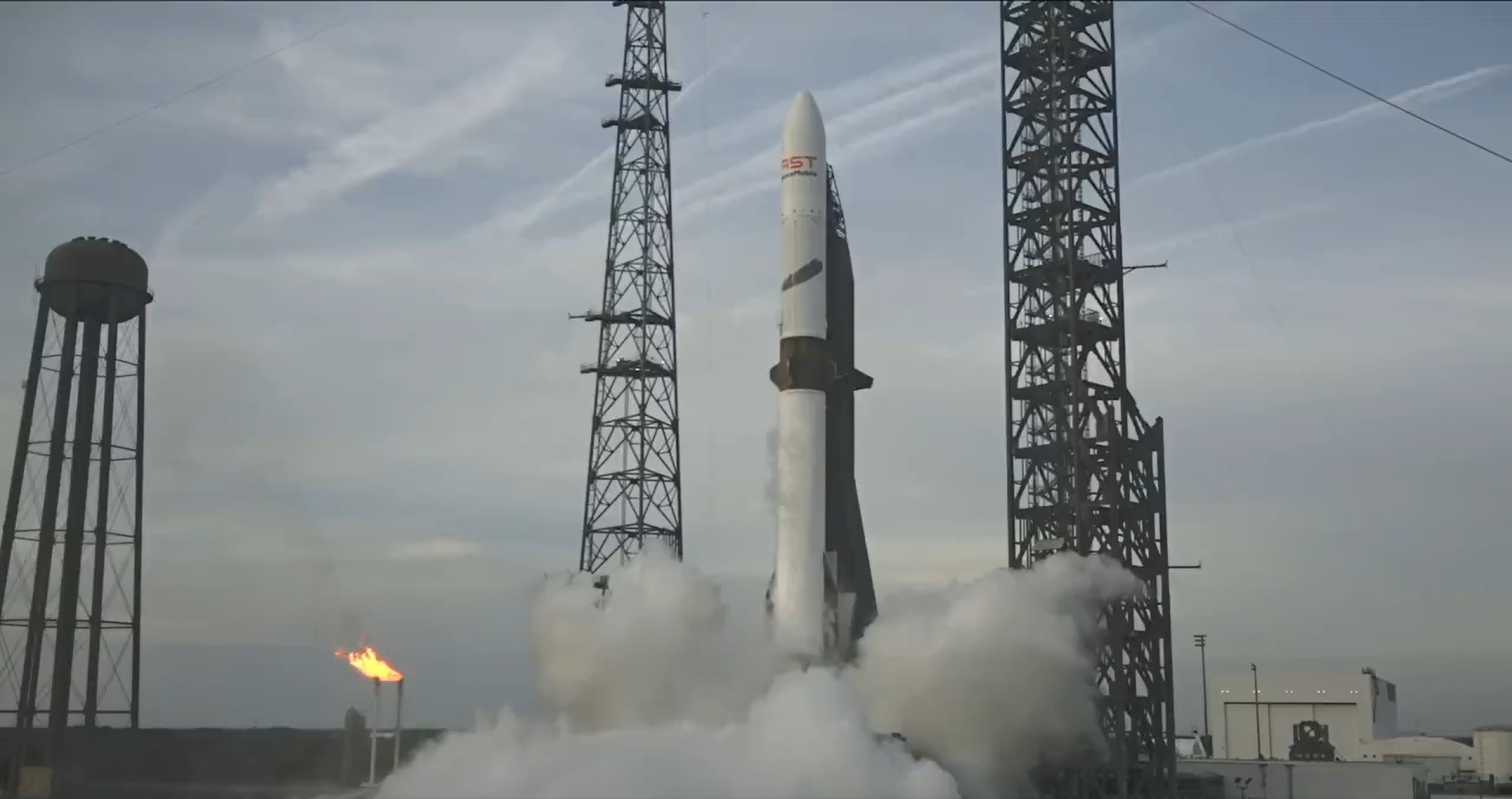 Blue Origin învinge SpaceX: Motorul New Glenn aterizează, cursa spațială se intensifică