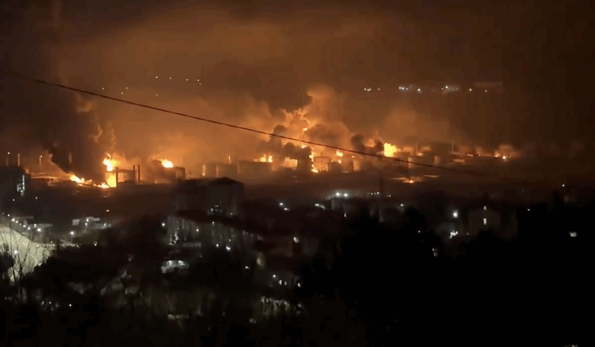 Rafinăria ROSNEFT, în flăcări: Atac cu drone ucrainene în regiunea KRASNODAR
