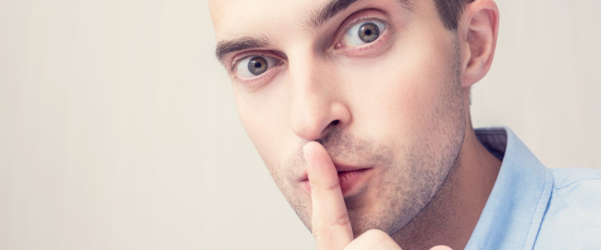 Test de cultură generală: Știi ce e „secretul lui Polichinelle”?