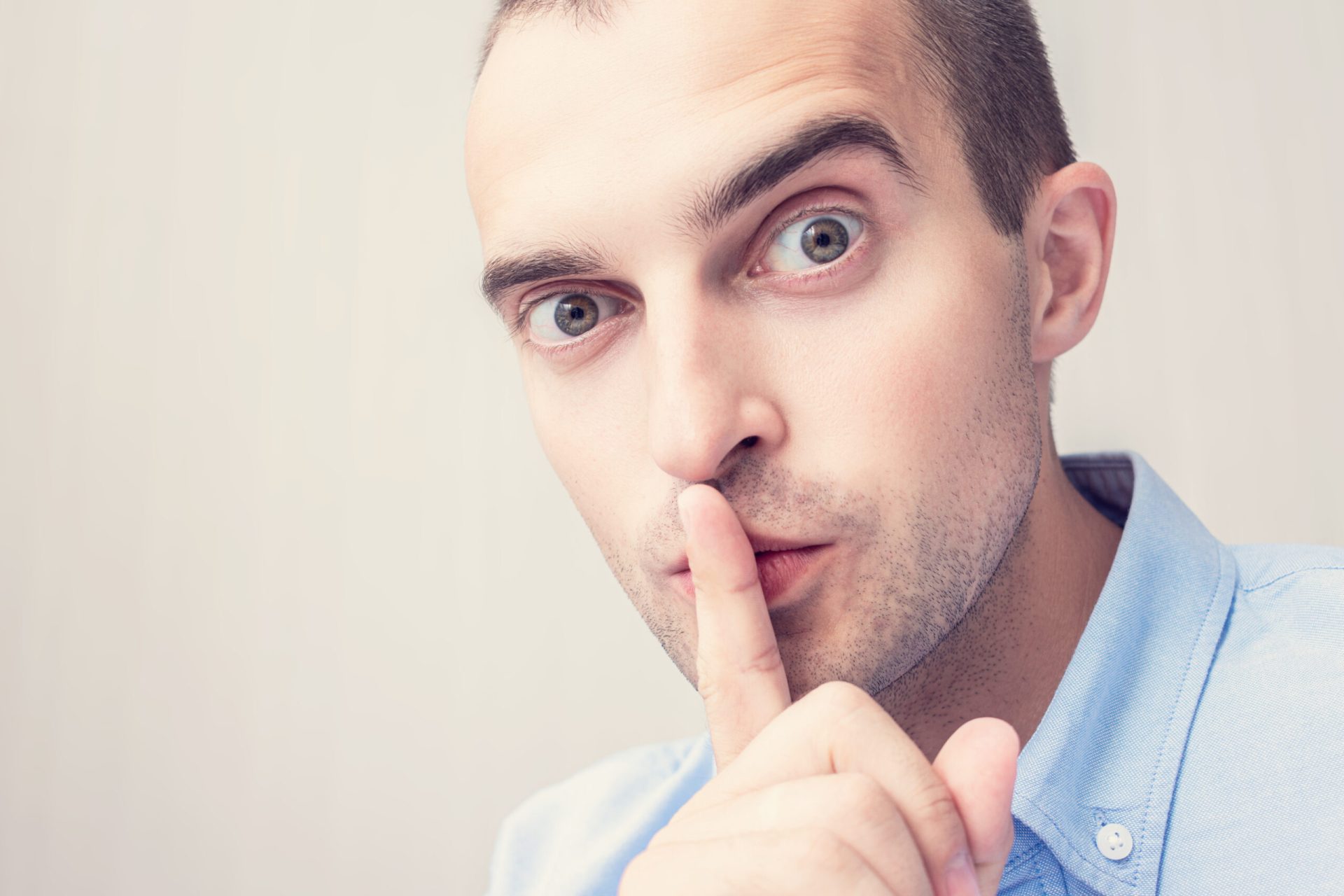 Test de cultură generală: Știi ce e „secretul lui Polichinelle”?