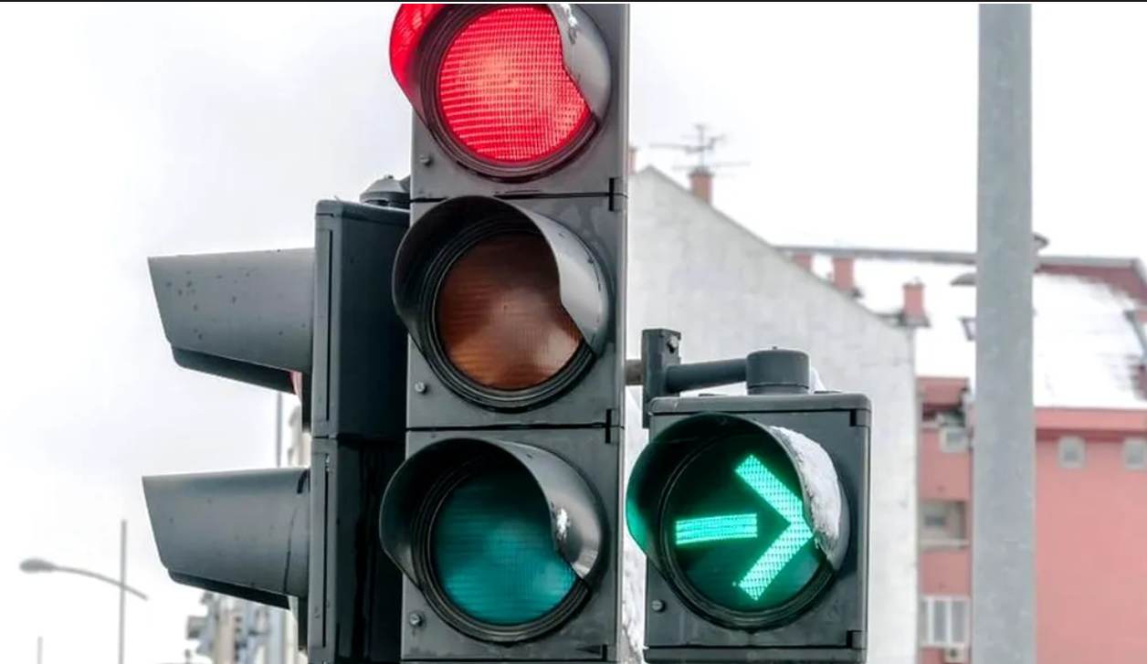 Mai multe semafoare din București, BLOCATE: Pană de curent, haos în trafic