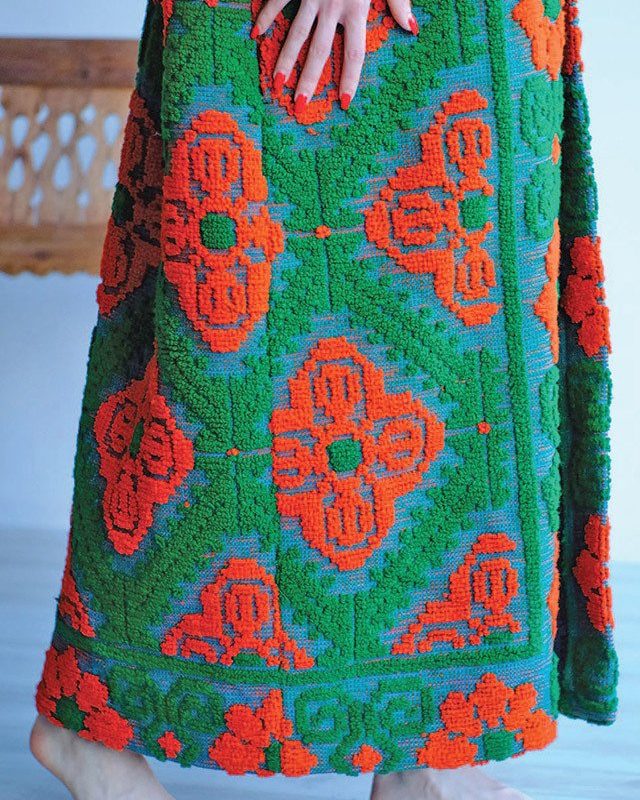 Brandurile Românești renasc: Țesături cu tradiție, transformate în modă „cool”