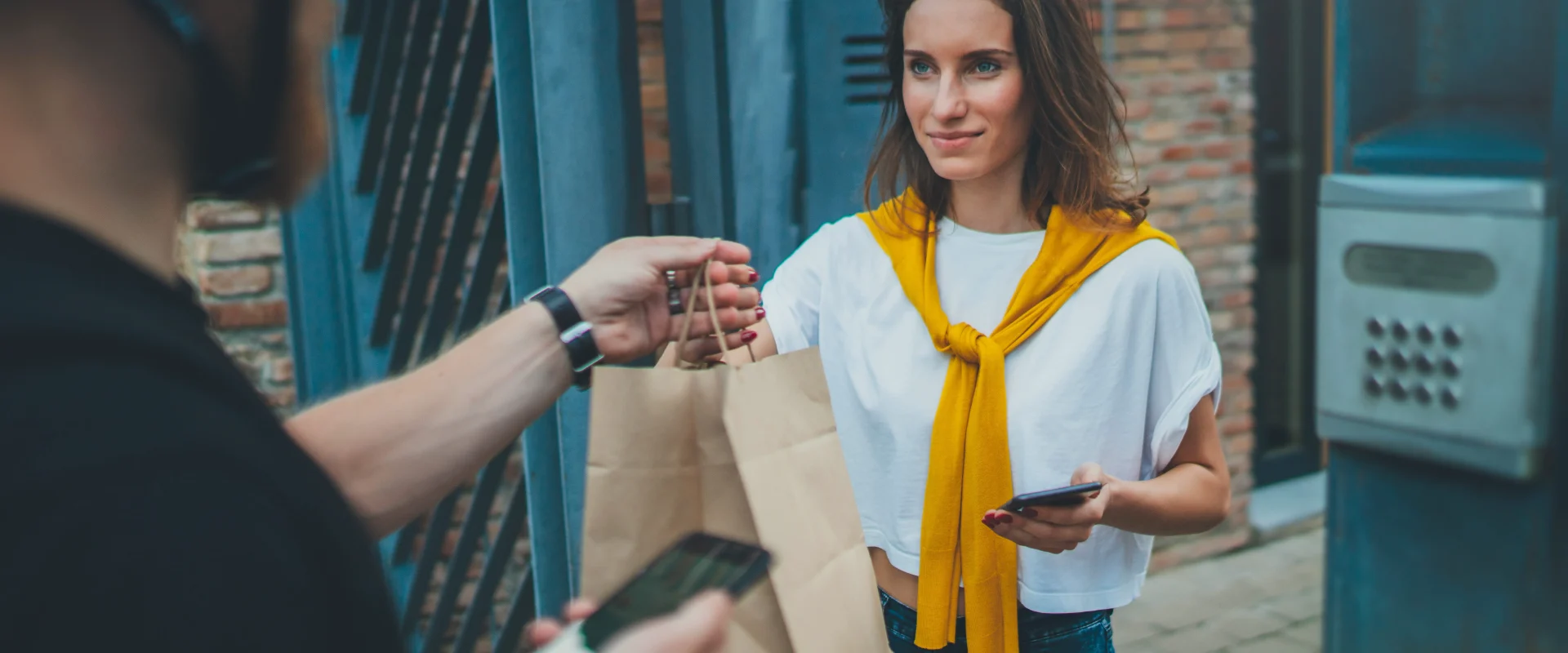 Cresc încasările fără clienți noi: Secretul tranzacțiilor digitale