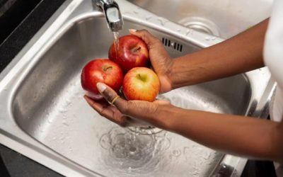 Legume și fructe pline de pesticide: Topul „Dirty Dozen” în 2026