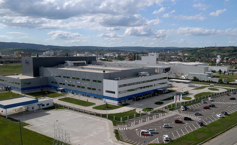 Miliardar ia cu asalt o fabrică de medicamente din România: Tranzacție record