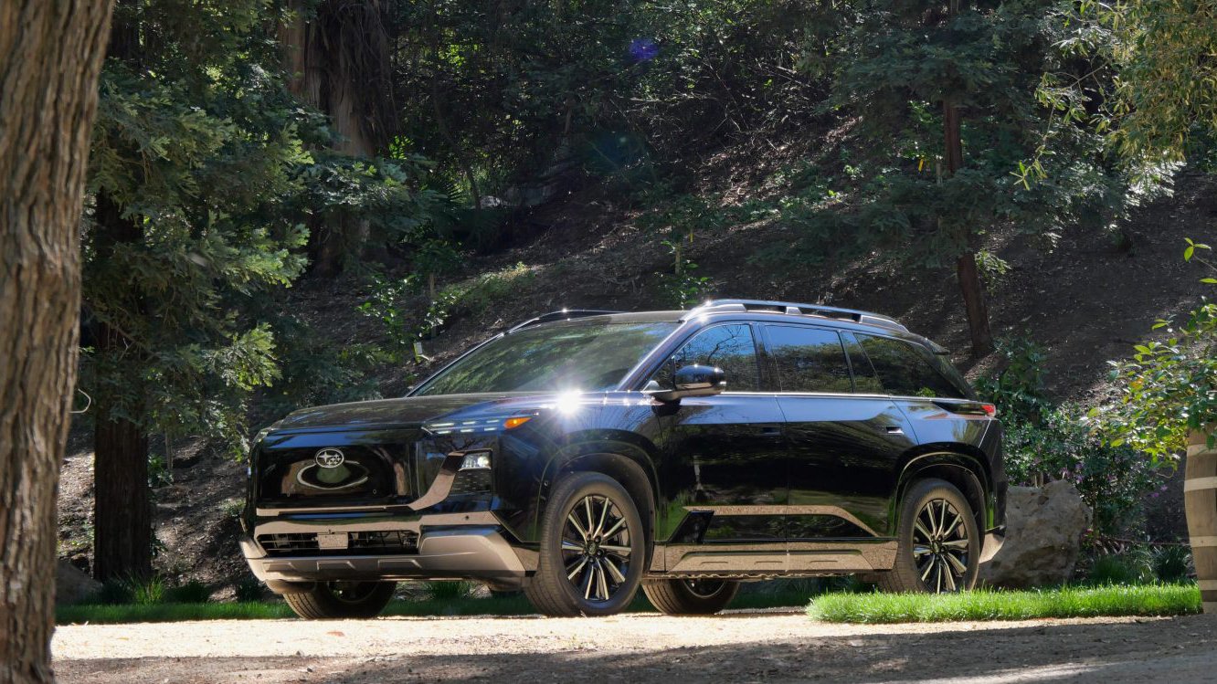 A apărut un nou model electric de la SUBARU, un SUV impunător cu șapte locuri, care promite performanțe remarcabile și o abordare serioasă a pieței vehiculelor electrice