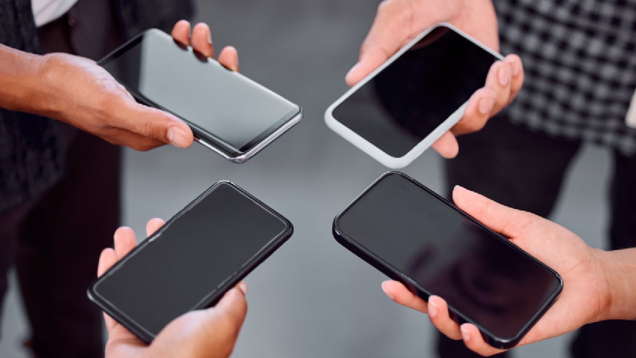 Primăria din Alba, abonamente de telefon pentru 38, dar angajați doar 10