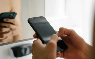 Telefonul te fură! Cum îți păcălește creierul, confirmă neurologia