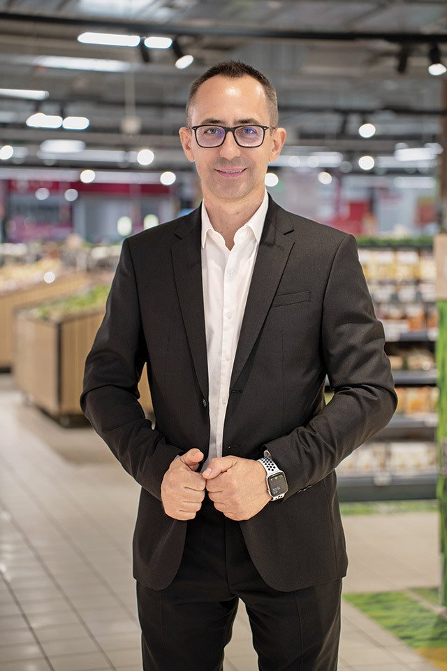 Inflația testează loialitatea: Românii, dispuși să plătească „taxa de proximitate”?