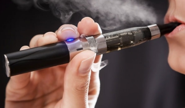 Țigările electronice: STUDIU-ȘOC! Metale nocive, DIRECT în plămâni