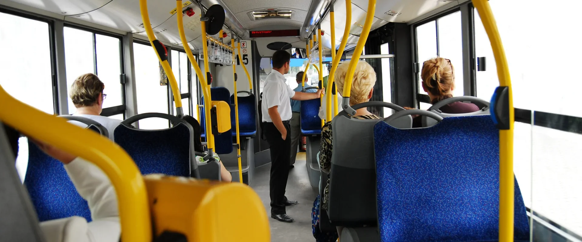 Cât ne costă transportul public în 2026? București versus Europa