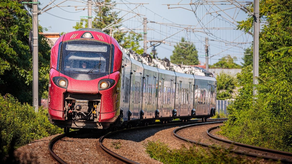 Trenurile spre și din București, restricții majore din 20 aprilie: 30 km/h