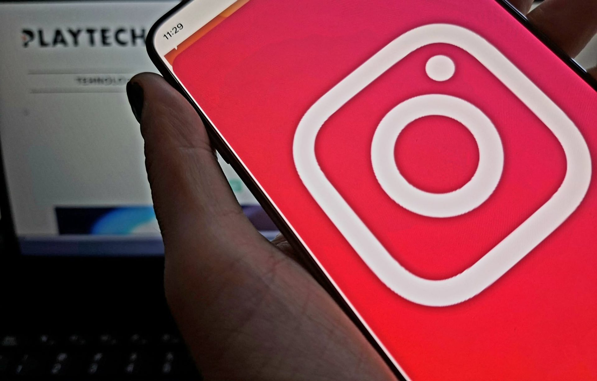 Cum să „educi” algoritmul Instagram pentru un feed personalizat Instagram, platforma de socializare cu peste un miliard de utilizatori activi lunar, funcționează pe baza unui algoritm complex