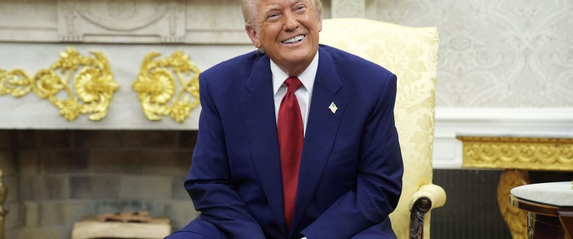 Trump, acuzat de blasfemie: A șters poza cu el, ca Iisus! Nici MAGA nu-l mai susține