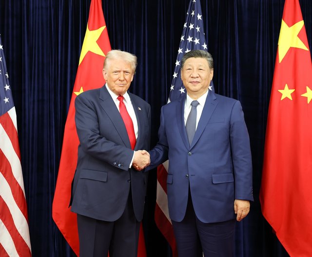 Trump deschide Strâmtoarea Ormuz pentru China, mulțumit de Xi Jinping