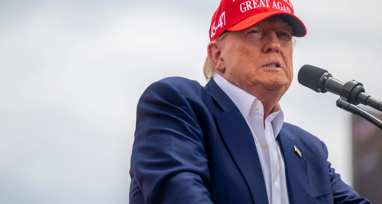 Rețea crypto, legături cu Donald Trump, anchetată pentru escrocherii online