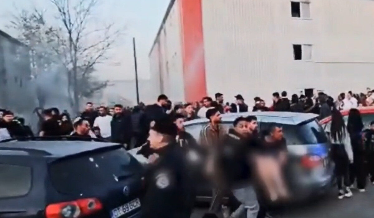 Pompieri atacați în Henri Coandă: Furtunurile, smulse de locatari