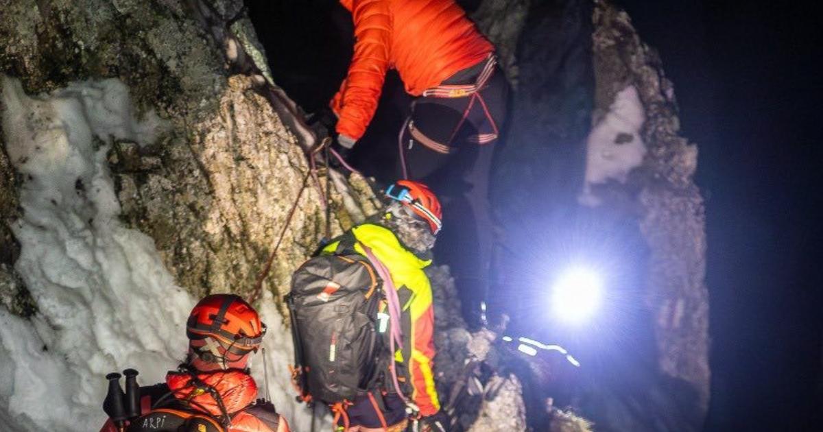 Doi lituanieni, salvați din Piatra Craiului după o intervenție de 8 ore