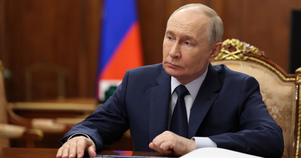 Putin, pus la zid de declinul economic: Ce răspunsuri a primit de la guvern