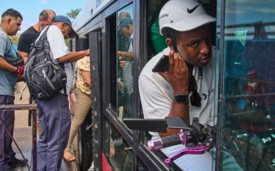 Ciclobusul din Havana, soluția anti-criză de combustibil din Cuba