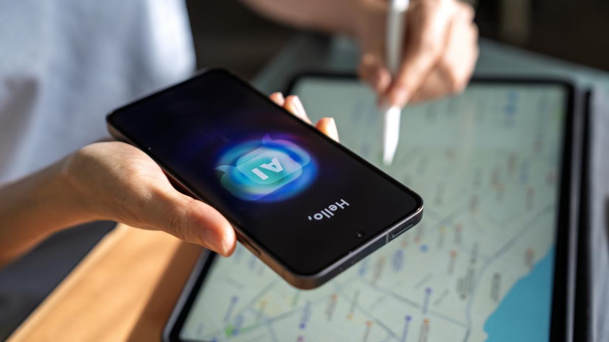 AI în vacanțe: Rome2Rio și Omio se cuplează cu ChatGPT, un turism digital