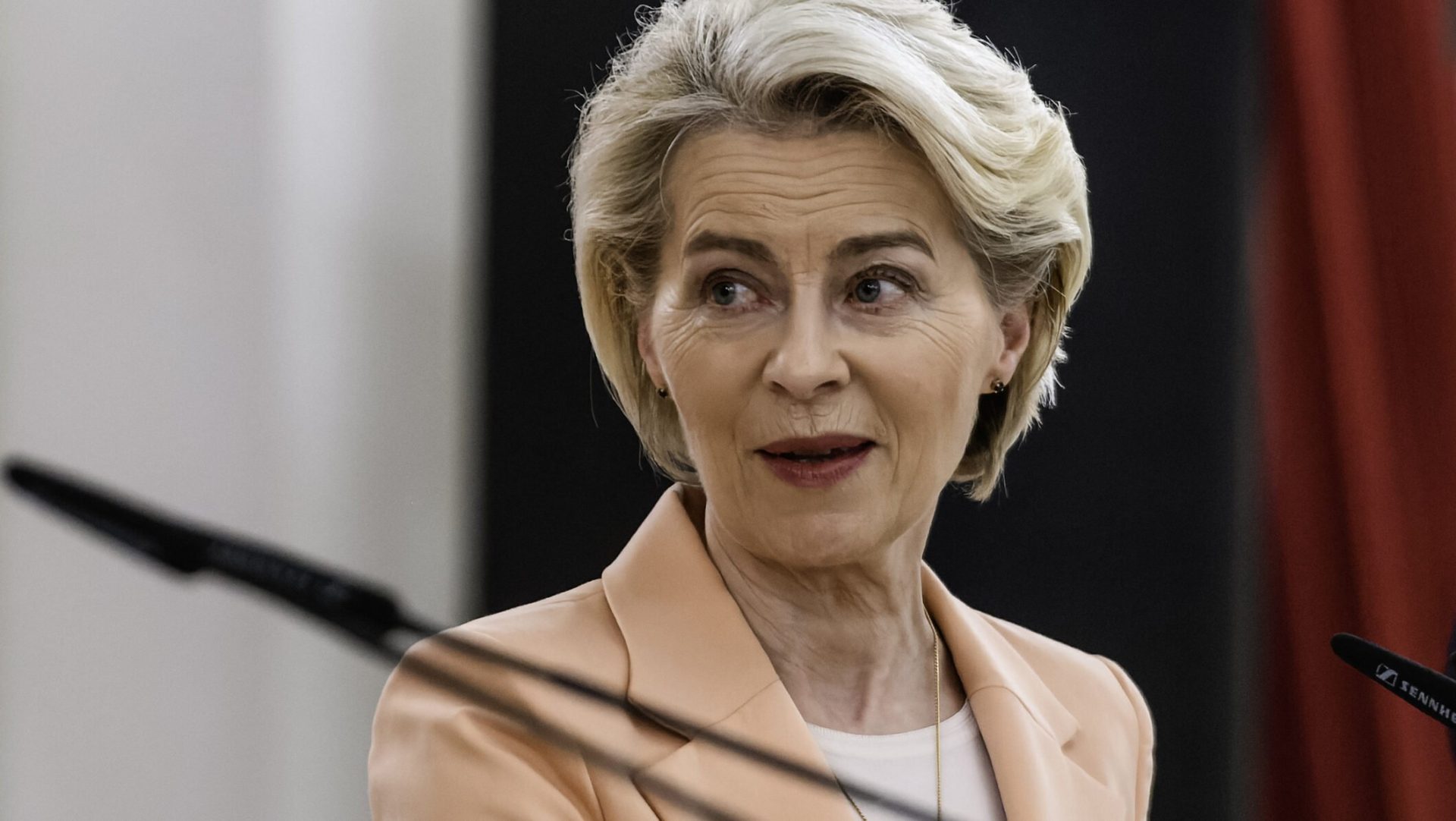 Europa, în fierbere după victoria lui Peter Magyar în Ungaria: Ursula von der Leyen, mesaj clar