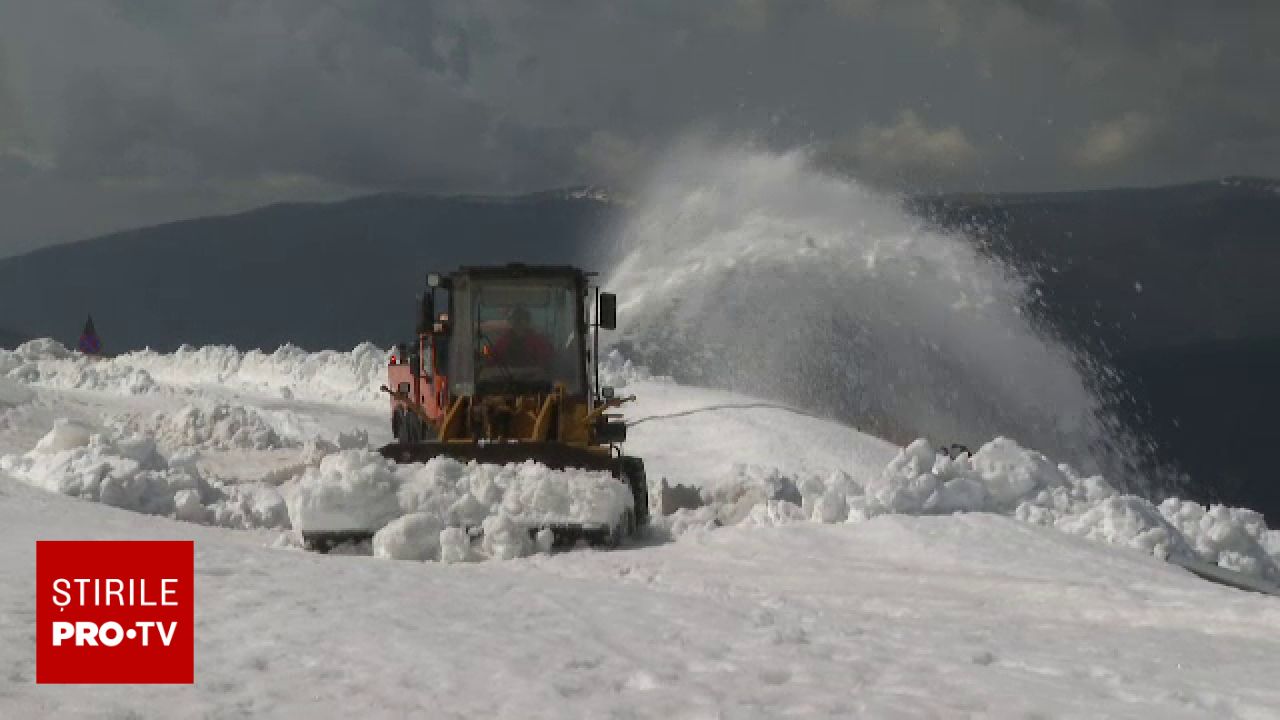Începe deszăpezirea pe Transalpina: Cât mai stăm până la redeschidere?