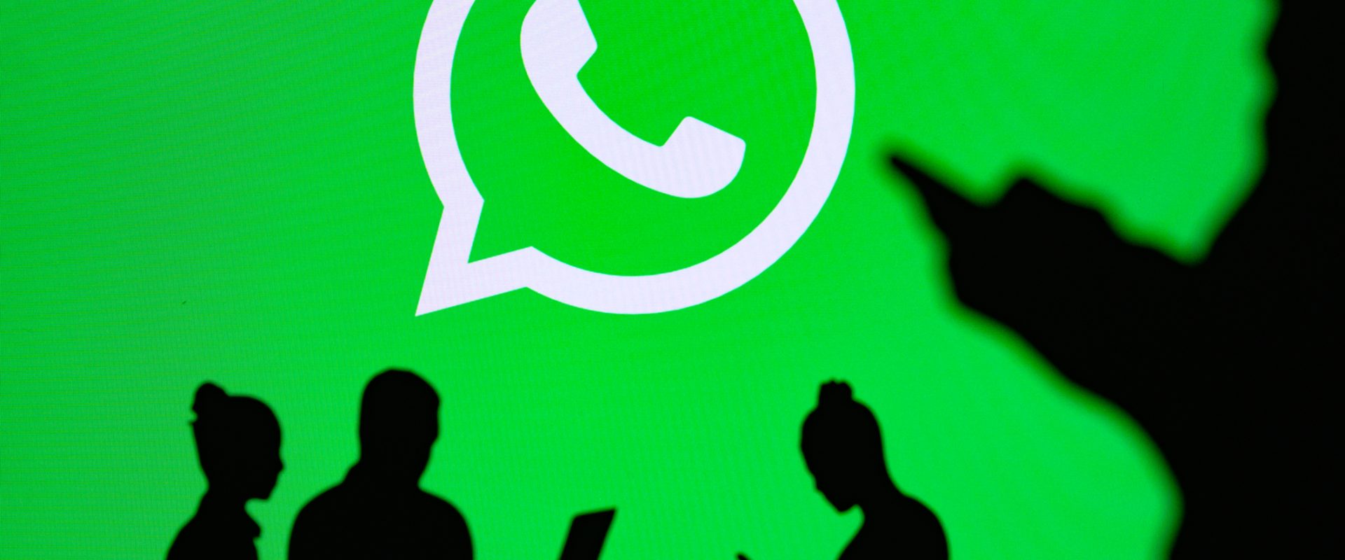 Comisia Europeană, NU de acord cu taxarea AI pe WhatsApp