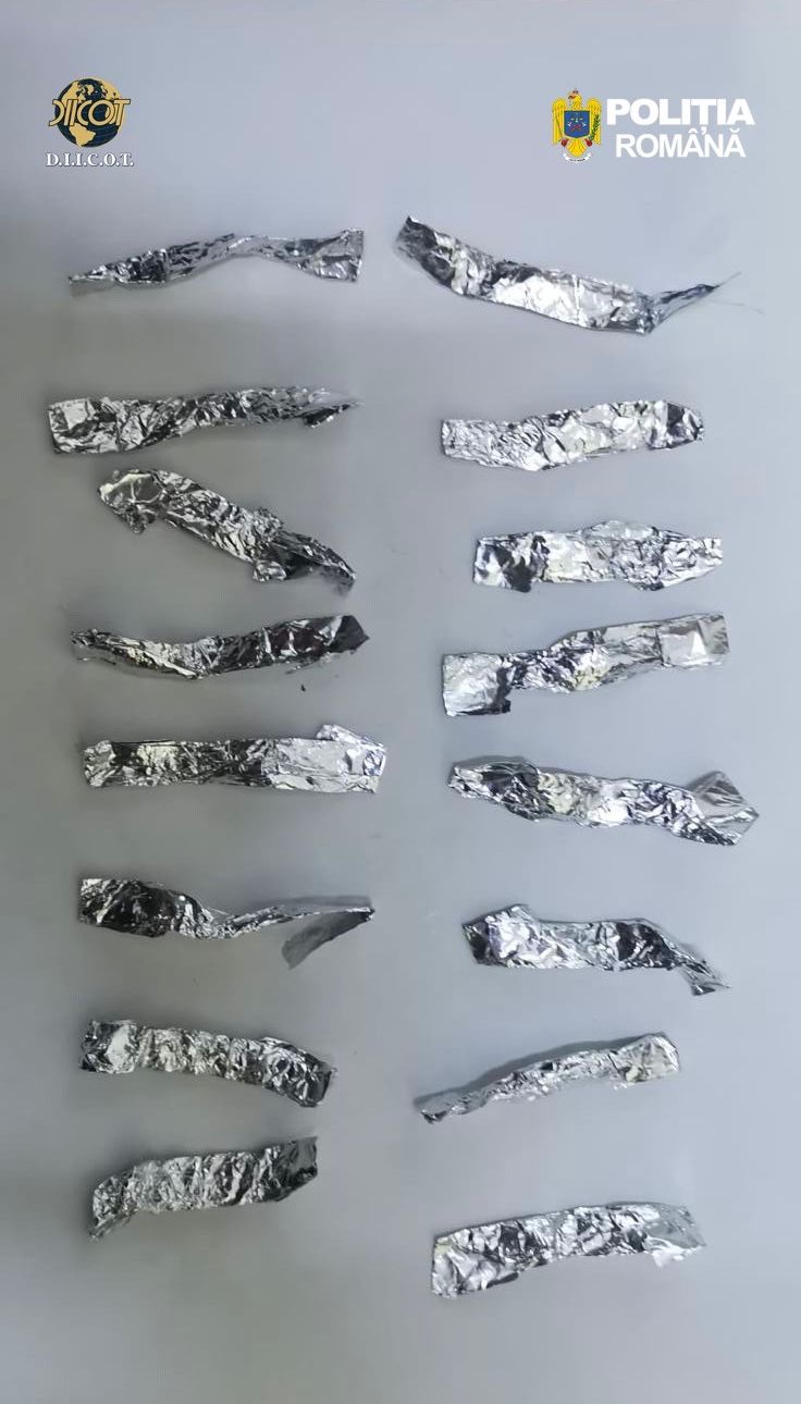 Un bărbat din Iași, prins cu heroină în Gara NICOLINA Un bărbat în vârstă de 49 de ani a fost arestat preventiv pentru 30 de zile după ce a fost prins în flagrant delict în Gara Internațională NICOLINA din Iași