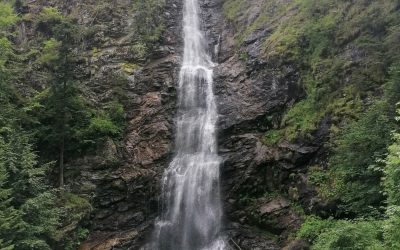 Un weekend perfect pentru relaxare: Ajungi la Mălaia? Imaginați-vă un loc în care peisajele montane se împletesc cu liniștea și aerul curat, un loc ideal pentru a evada din agitația urbană