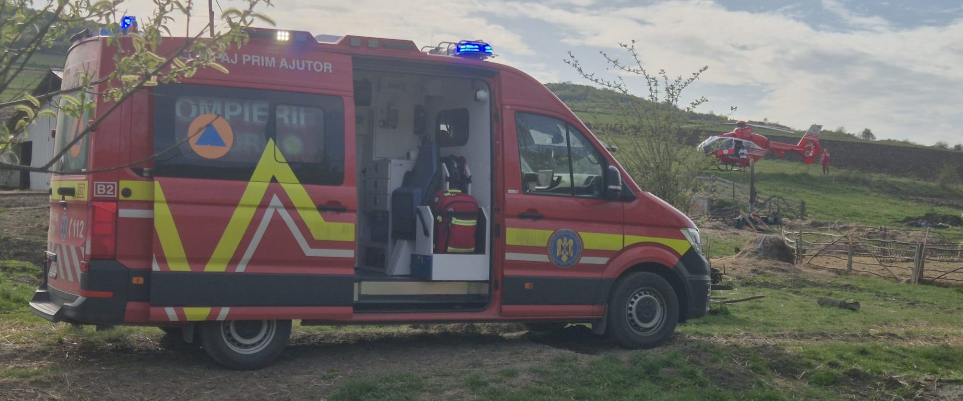 Cluj: Accident GRAV cu utilaj agricol. Victima, transportată cu elicopterul SMURD