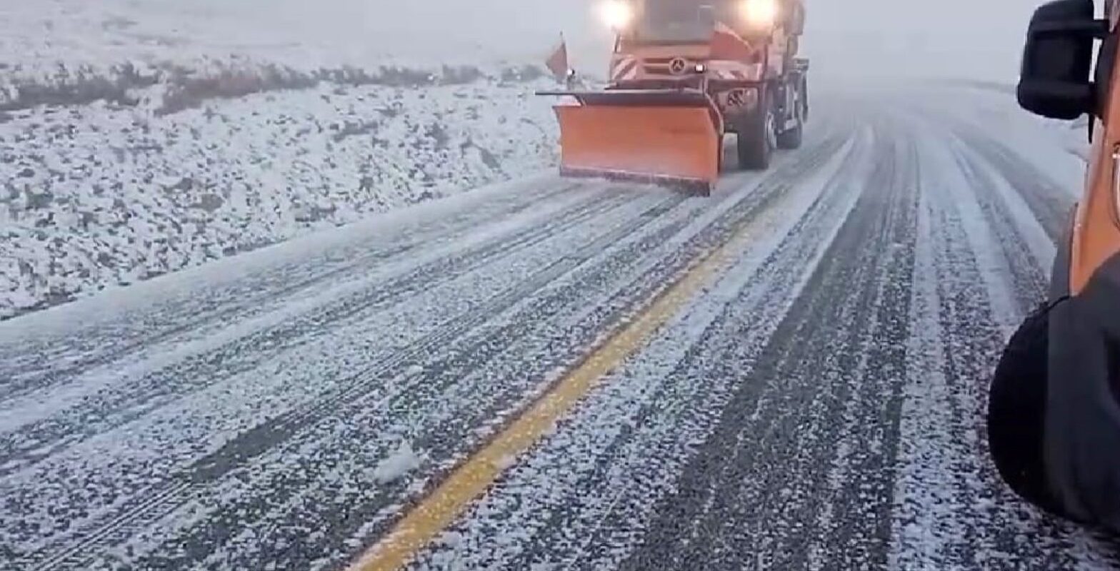 Acces INTERZIS pe drum! Avertisment DUR din partea autorităților, chiar dacă parapetul e la o parte