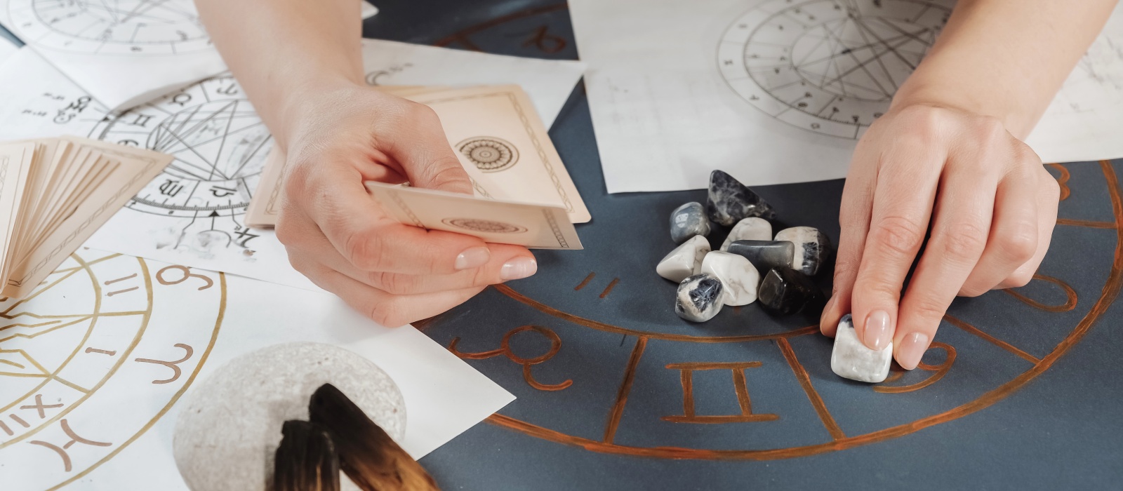 Zodii norocoase până la Paște: Schimbări majore și șanse neașteptate