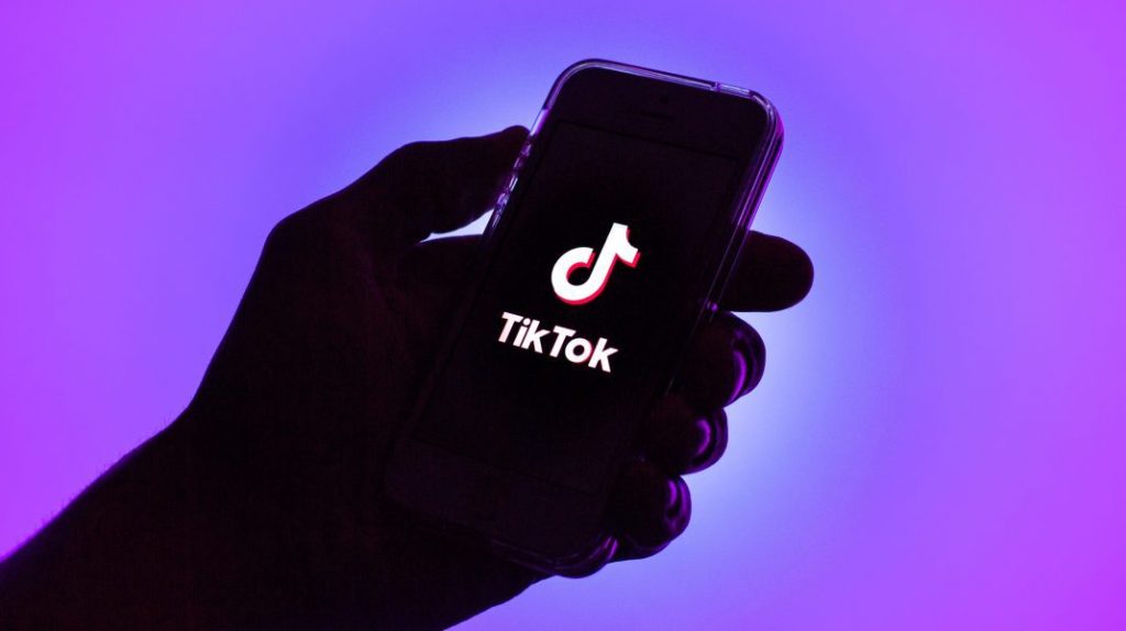 Google, Meta și TikTok, anchetate în UE pentru fraude financiare
