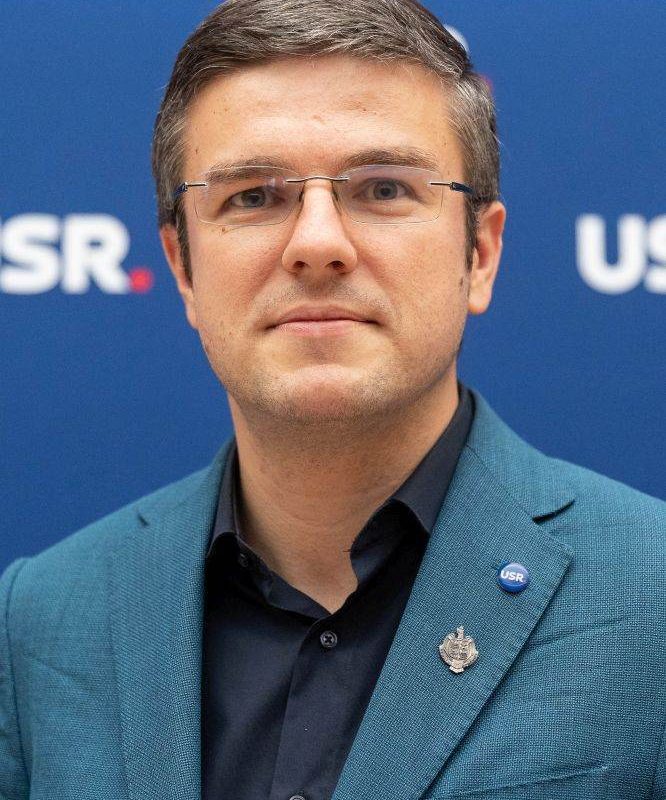 Irineu Darău: România, dependentă de banii din programul SAFE