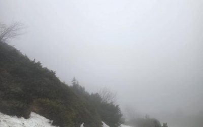 Mai mulți oameni au căzut în râpă, la o competiţie în Munţii Bucegi. Operațiune amplă de salvare în munți