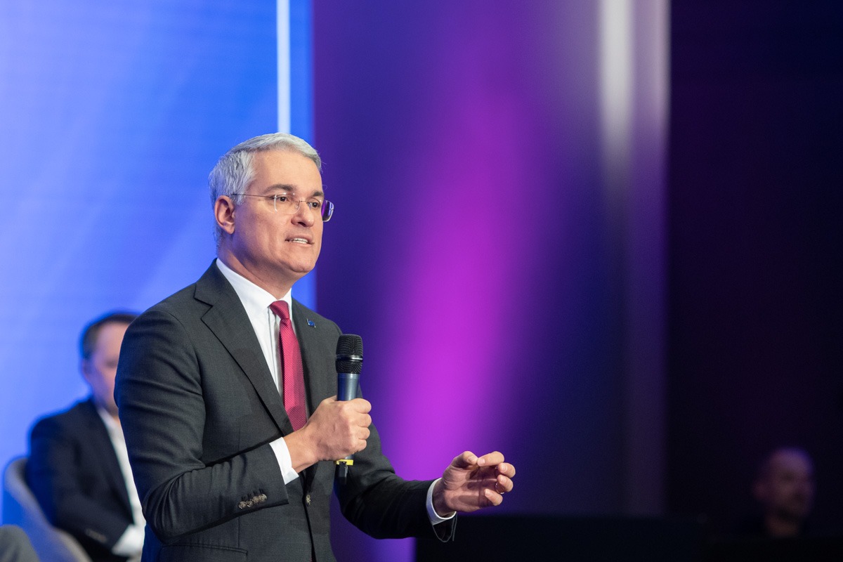 Pîslaru, despre salariu: „Soția mă întreține”. Reacțiile au curs Rapid
