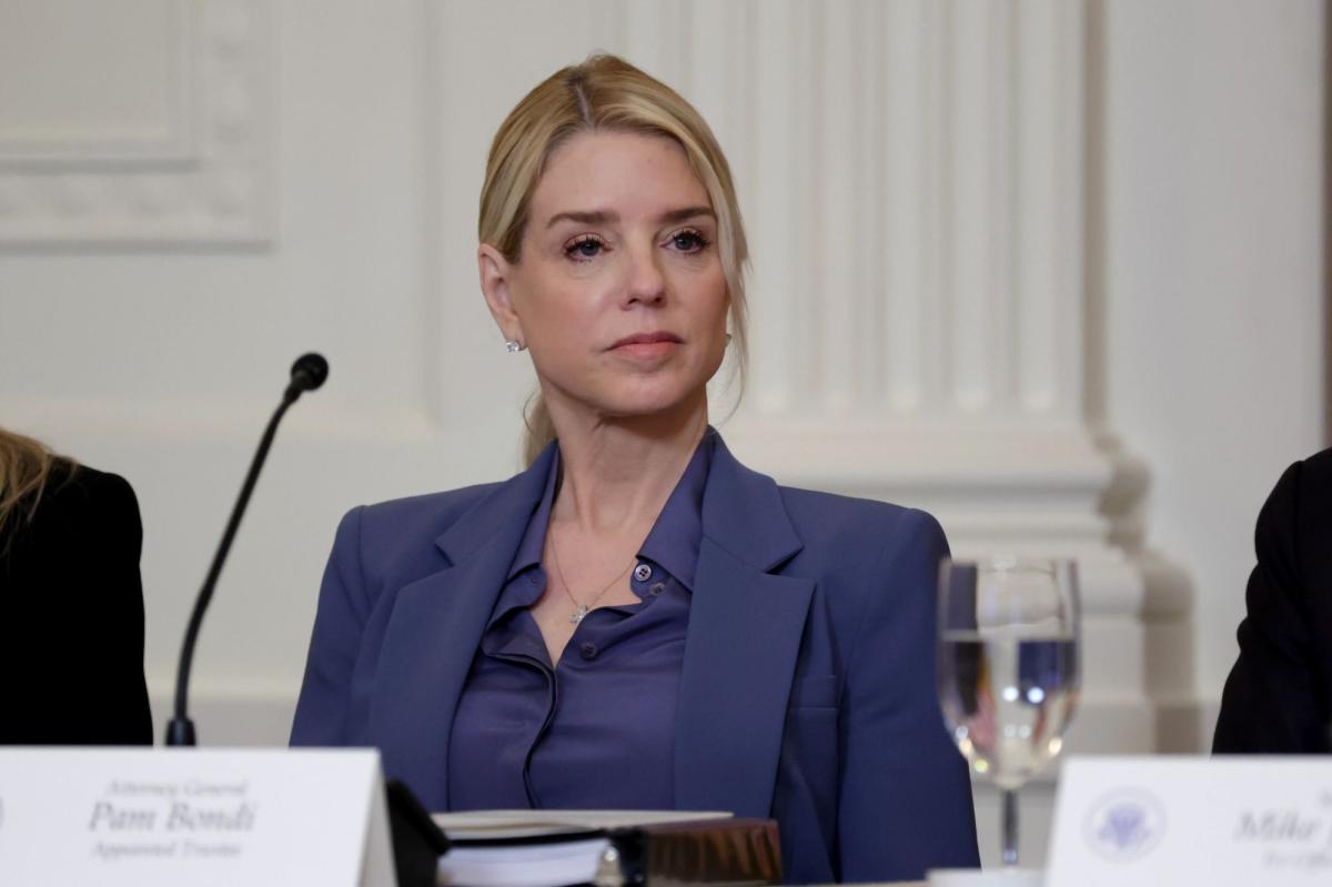 Fosta procuror generală Pam Bondi, diagnosticată cu cancer după demiterea de Trump