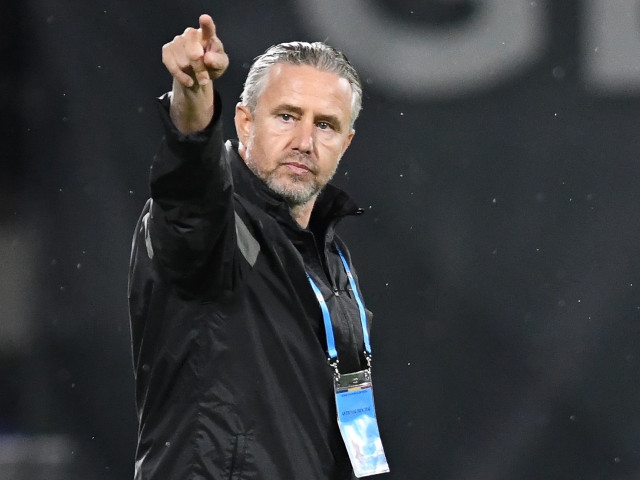 Reghecampf, discuții cruciale cu șefii clubului pentru noul contract