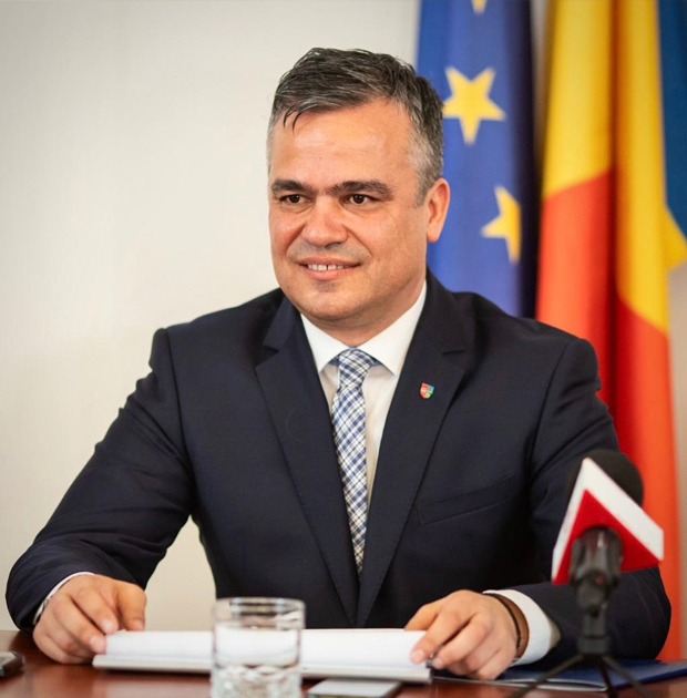Veștea, presat de Nicușor Dan: Are 10 zile să decidă dacă pleacă
