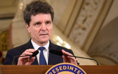Guvernul: Investirea se amână după marți